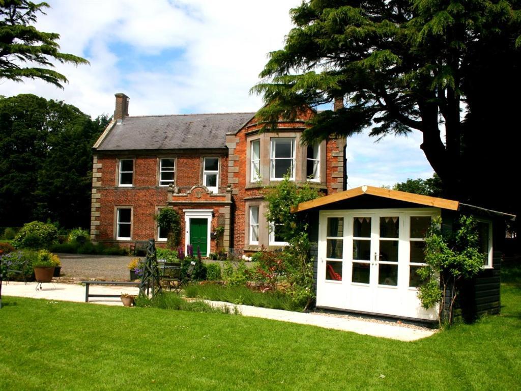 Broomhouse Farmhouse Cheswick  エクステリア 写真